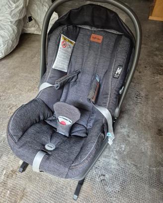 Ovetto Inglesina + base Isofix + parapioggia