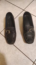 Scarpe nr.38 e piccola pochette  trucco 