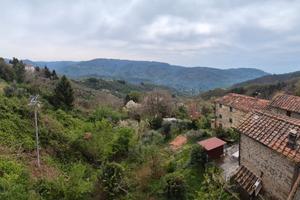 Casa Toscana tra natura e città