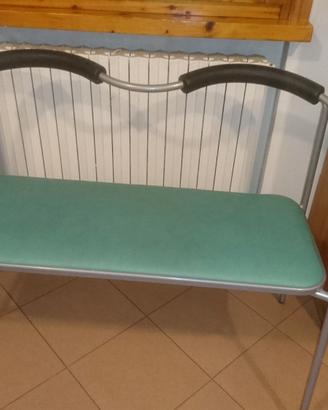 Divano con seduta in pelle