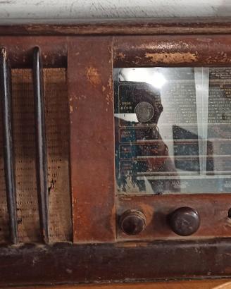 radio a valvole anni 40 - marca Unda