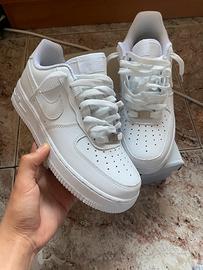 Nike Air Force 1 bianche ，EU44