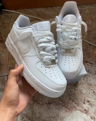 Nike Air Force 1 bianche ，EU44