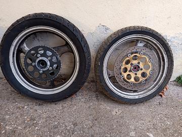 ruote e scarico per Suzuki bandit 400