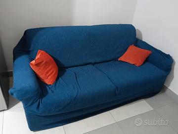 divano letto matrimoniale con copridivano e cuscin