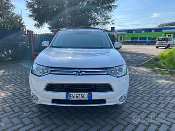 Mitsubishi Outlander 2.0 MIVEC 4WD PHEV Instyle Di