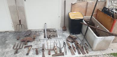 Atrezzi da giardino. 