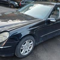 MERCEDES CLASSE E 270 DEL 2004 SOLO PER RICAMBI