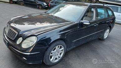 MERCEDES CLASSE E 270 DEL 2004 SOLO PER RICAMBI