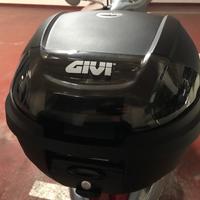 Bauletto GIVI 30 Lit con piastra e doppie chiavi c