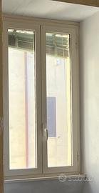 Finestre usate in pvc colore bianco