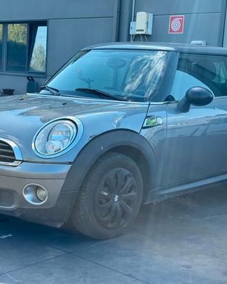 MINI ONE R56 per ricambi usati N12B14A