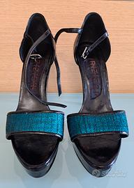 Sandali con plateau in vernice nera