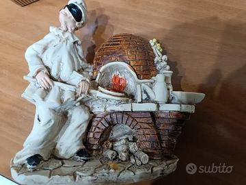 Statuetta artigianale raffigurante Pulcinella