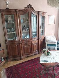 vetrina in legno massiccio