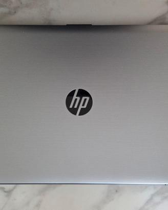 Notebook HP con 12 Gb di RAM e 1TB di Hard Disk