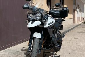 Triumph tiger 800
