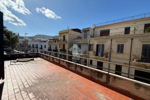 4 LOCALI A PALERMO