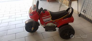 Moto giocattolo