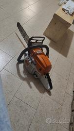 stihl ms 261 cm  (pari al nuovo)