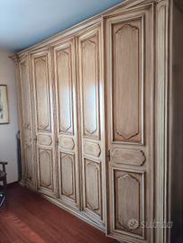 Armadio in legno di noce
