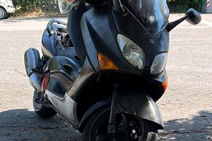 Yamaha T Max - 2001
