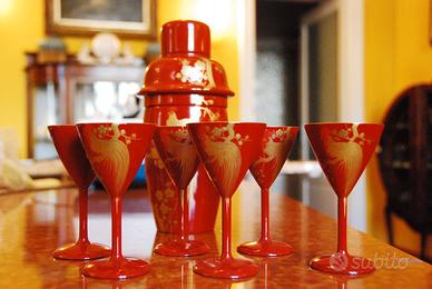 SHAKER PER COCKTAILS + 6 BICCHIERINI LACCA ROSSA