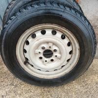 2 pneumatici 135 sr 13 chiodate con cerchi