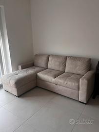 Divano con chaise longue ed estraibile