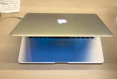 Macbook Air 17 8GB di RAM e 128GB di SSD