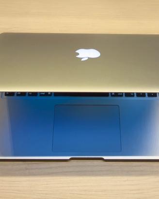 Macbook Air 17 8GB di RAM e 128GB di SSD