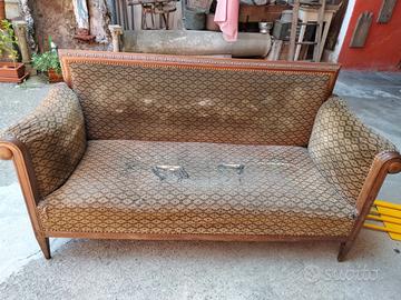 divano dei primi del 900