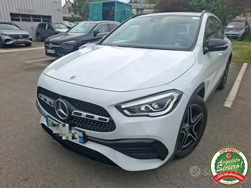 MERCEDES-BENZ GLA 200 d Aut. Premium AMG * TETTO
