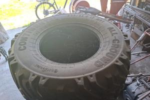 Gomme trattore BKT 31x15.5 - 15 & 425/50 MPT R17