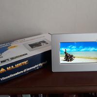 Cornice digitale Majestic DF537