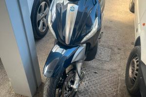 Piaggio Beverly 350 sport tourer
