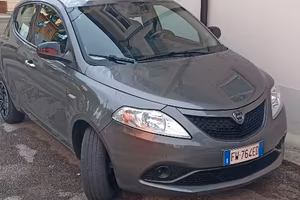 LANCIA Y BENZINA 1200 C.C  DEL 2019  80 MILA KM
