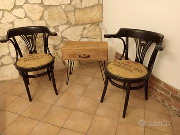 coppia di poltroncine con tavolino 