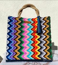 Borsa handmade all'uncinetto 