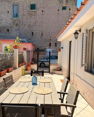 Villetta con patio e posto auto a Procida