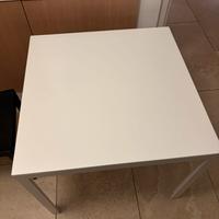 Tavolino quadrato di design