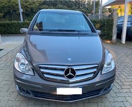 MERCEDES- BENZ B 200 CDI SPORT