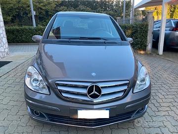 MERCEDES- BENZ B 200 CDI SPORT