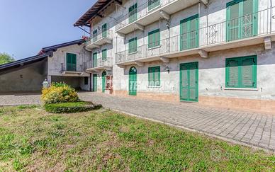 BORGOMANERO- SOLUZIONE CON DUE UNITA' ABITATIVE