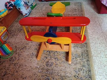 Aereo a donsolo giocattolo in legno