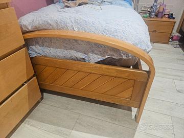 letto singolo in rovere massello con rete a doghe