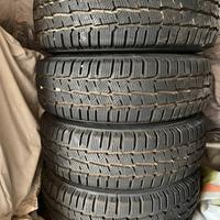 Gomme con cerchi invernali per camper