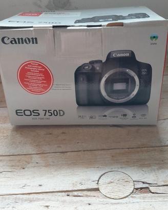Attrezzatura Foto/Audio - Canon EOS 750D + Tascam