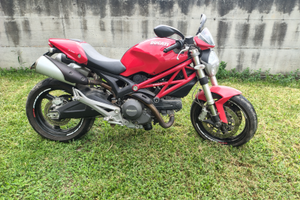 Ducati Monster 696