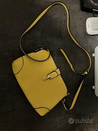 Borsa donna gialla con tasche cerniere